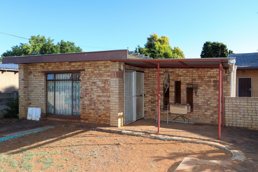 4 Bedroom Property for Sale in Flimieda North West